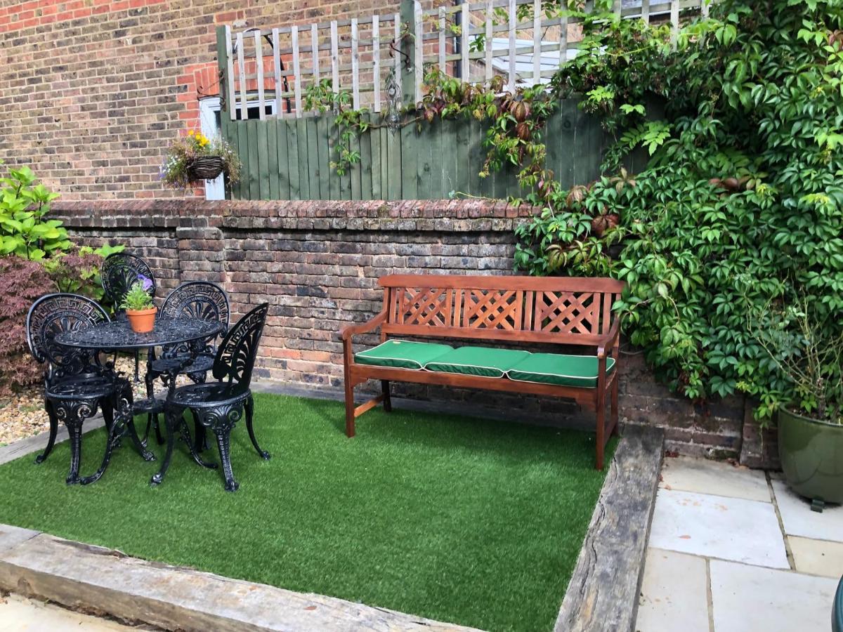 Kristina'S Coach House Apartment Horsham Luaran gambar